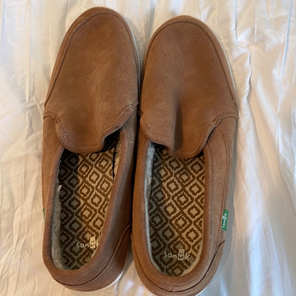 Sanuk shoes